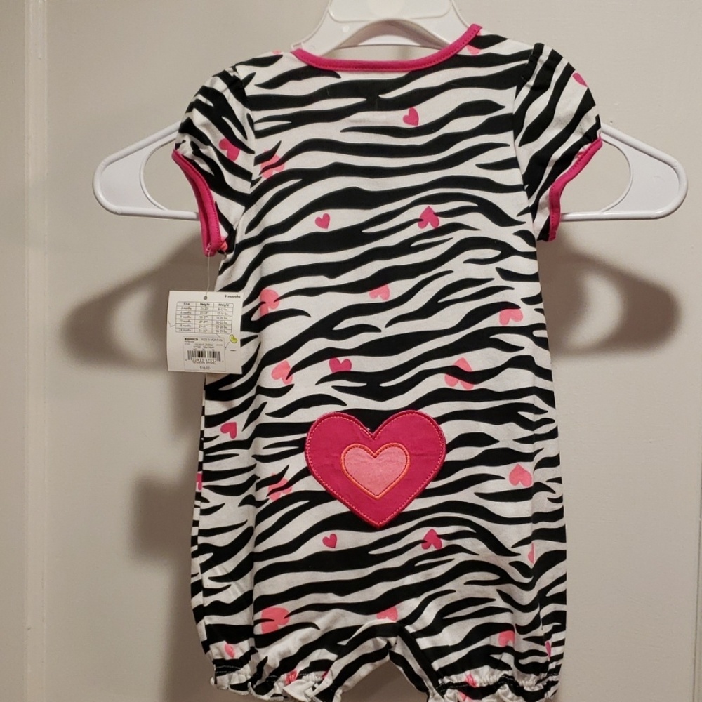 Outfit - Picture 2 of 3